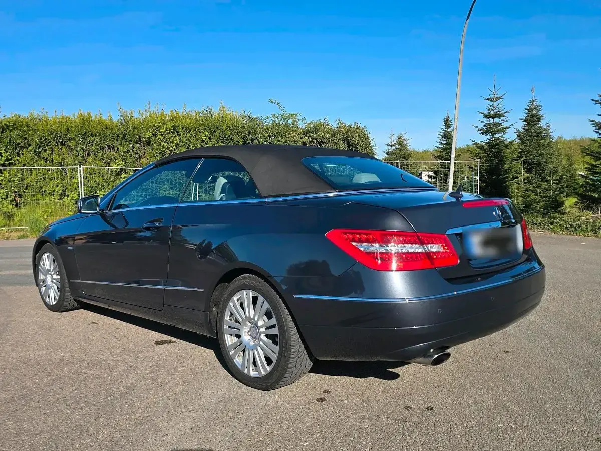 Second-hand Mercedes E250 204 CP (150 kW) 2010 Gri Cabrio