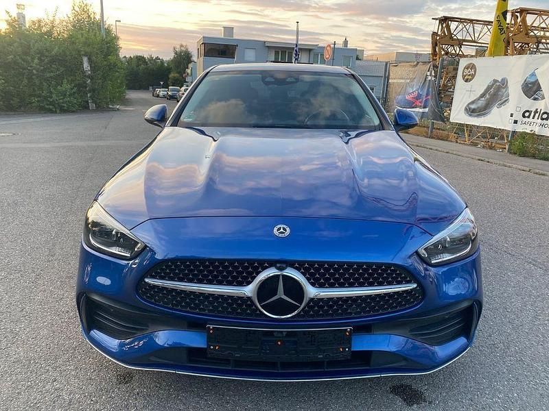 Blau Gebraucht 2022 Mercedes C200 AMG line Limousine | 36.999 € (Teuer) - Bild 1/4