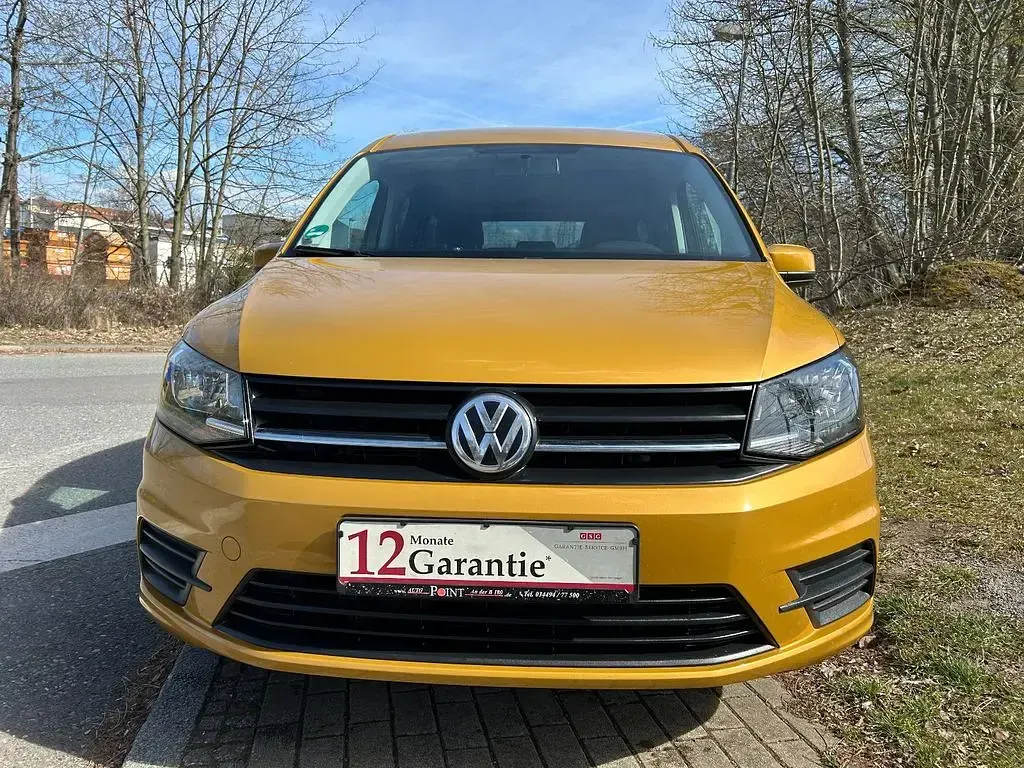Gebraucht VW Caddy Trendline 102 PS (75 kW) 2020 Gelb Van / Kleinbus