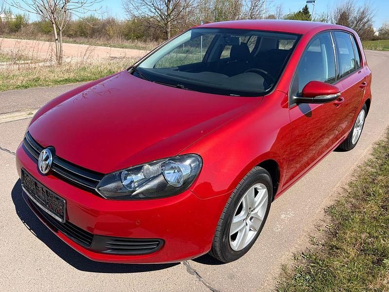 Gebraucht VW Golf VI 105 PS (77 kW) 2010 Rot Kleinwagen