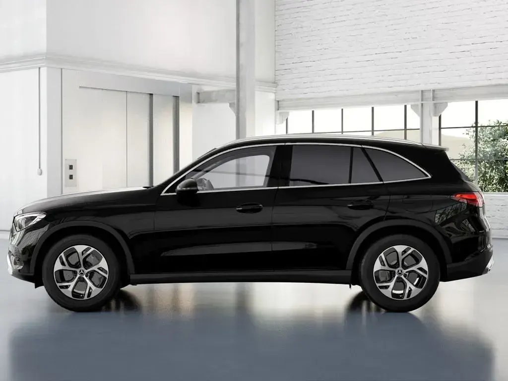 Gebraucht Mercedes GLC300e Avantgarde 204 PS (150 kW) 2024 Schwarz SUV