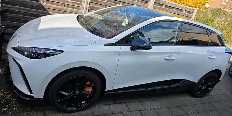 Gebraucht MG MG4 EV 319 kW (435 PS) 2023 Weiß Kleinwagen