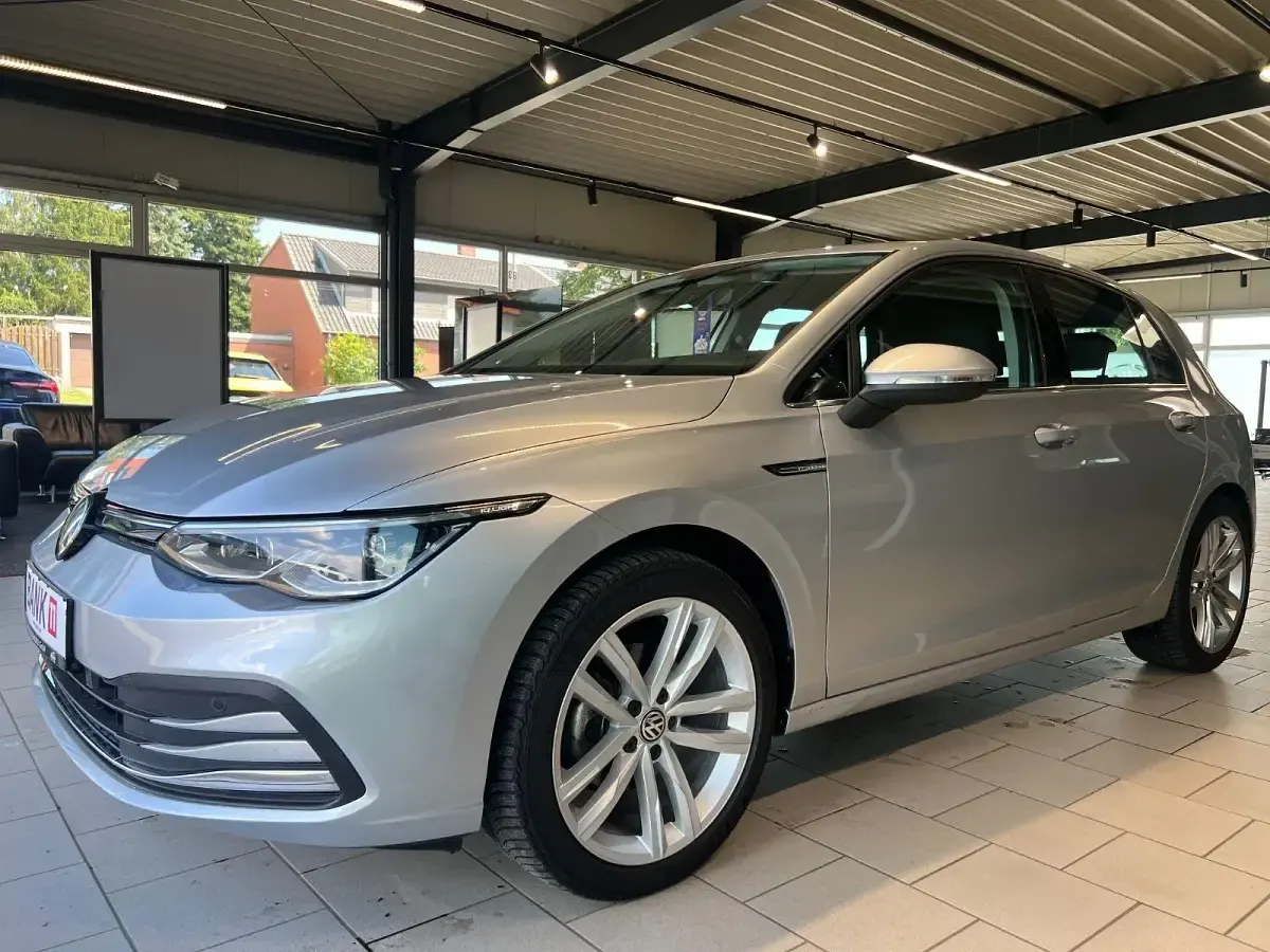 Gebraucht VW Golf VIII Edition 150 PS (110 kW) 2020 Silber Limousine