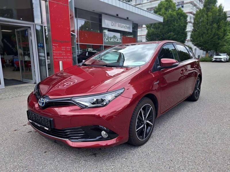 Red mc. Gebraucht 2018 Toyota Auris Hybrid Team Limousine | 14.990 € (Guter Preis) - Bild 1/4