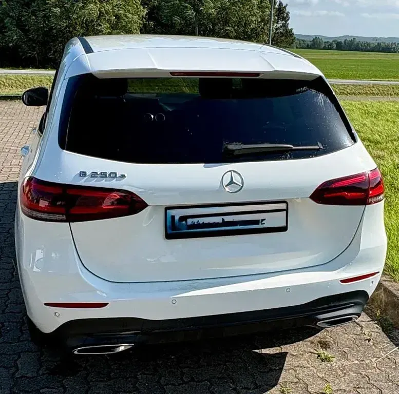 Gebraucht Mercedes B250 218 PS (160 kW) 2022 Weiß Kleinwagen