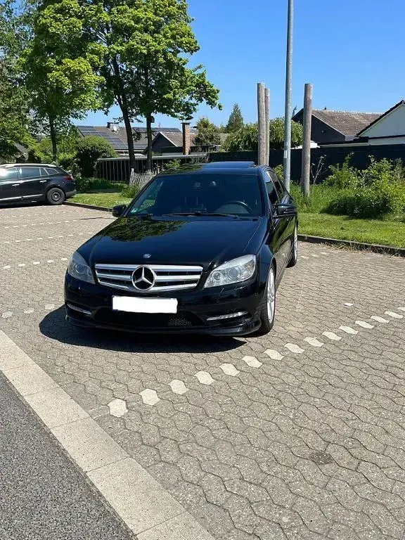 Gebraucht Mercedes C250 Elegance 204 PS (150 kW) 2011 Schwarz Limousine