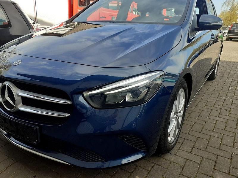 Gebraucht Mercedes B220 Progressive 190 PS (139 kW) 2019 Grau Van / Kleinbus