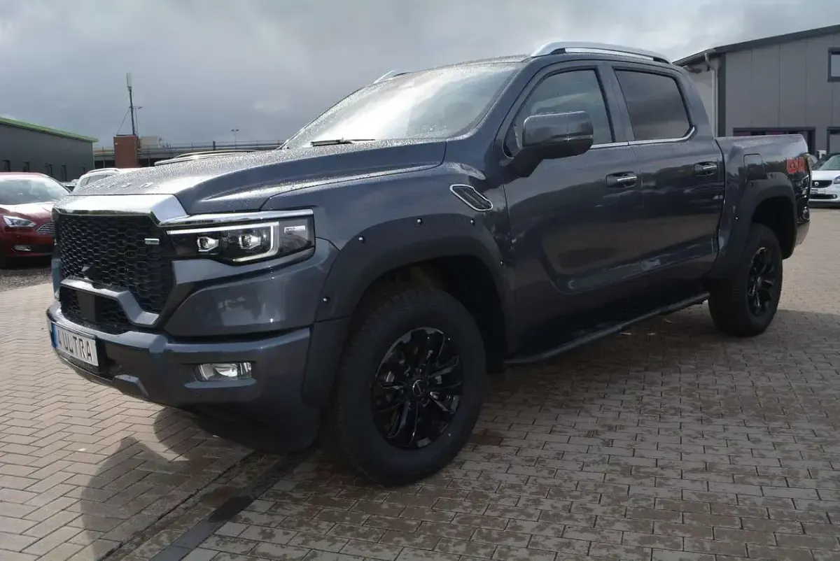 Neu Foton 4 159 PS (116 kW) 2026 Grau SUV