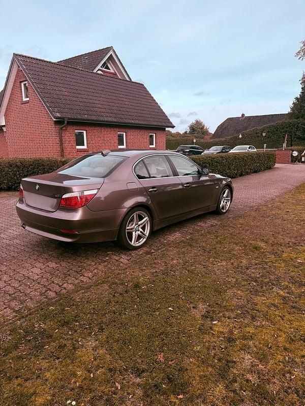 Gebraucht BMW 525 218 PS (160 kW) 2006 Braun Limousine