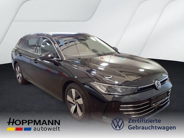 Grenadillschwarz metallic Gebraucht 2024 VW Passat Elegance Kombi | 35.490 € (Guter Preis) - Bild 1/3