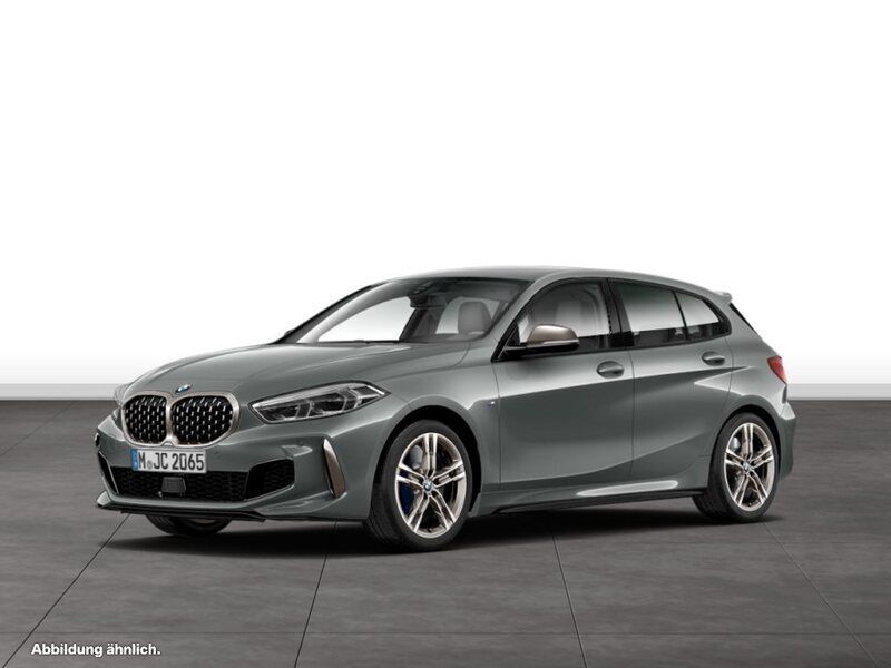 Grau Gebraucht 2024 BMW M135 Kleinwagen | 42.039 € (Fairer Preis) - Bild 1/4