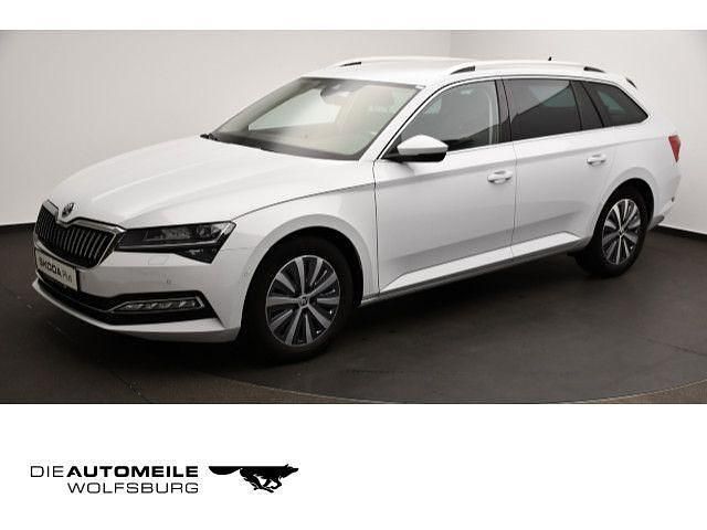 Moonweiss metallic (metallic) Gebraucht 2023 Skoda Superb Style Kombi | 27.850 € (Fairer Preis) - Bild 1/4