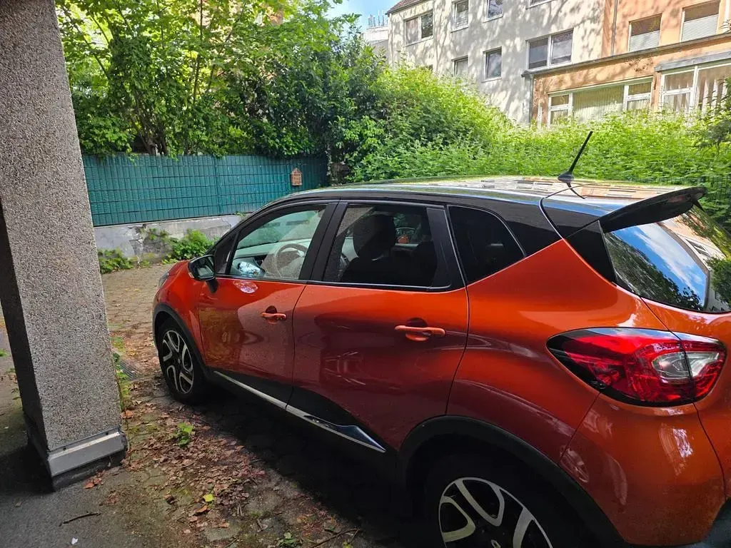 Gebraucht Renault Captur Elysee 118 PS (86 kW) 2016 Orange SUV
