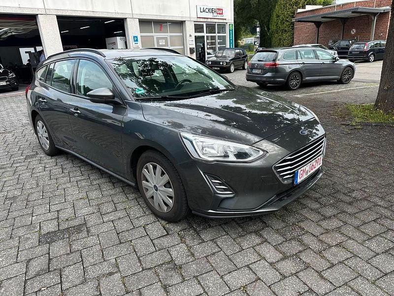 Gebraucht Ford Focus Trend 95 PS (69 kW) 2019 Grau Limousine
