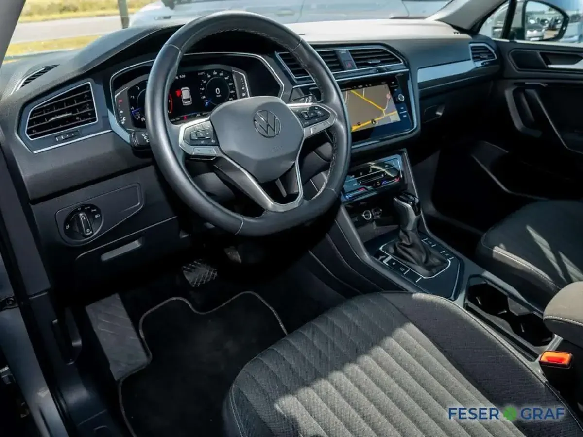 Gebraucht VW Tiguan Allspace Life 150 PS (110 kW) 2025 Pyritsilber metallic SUV