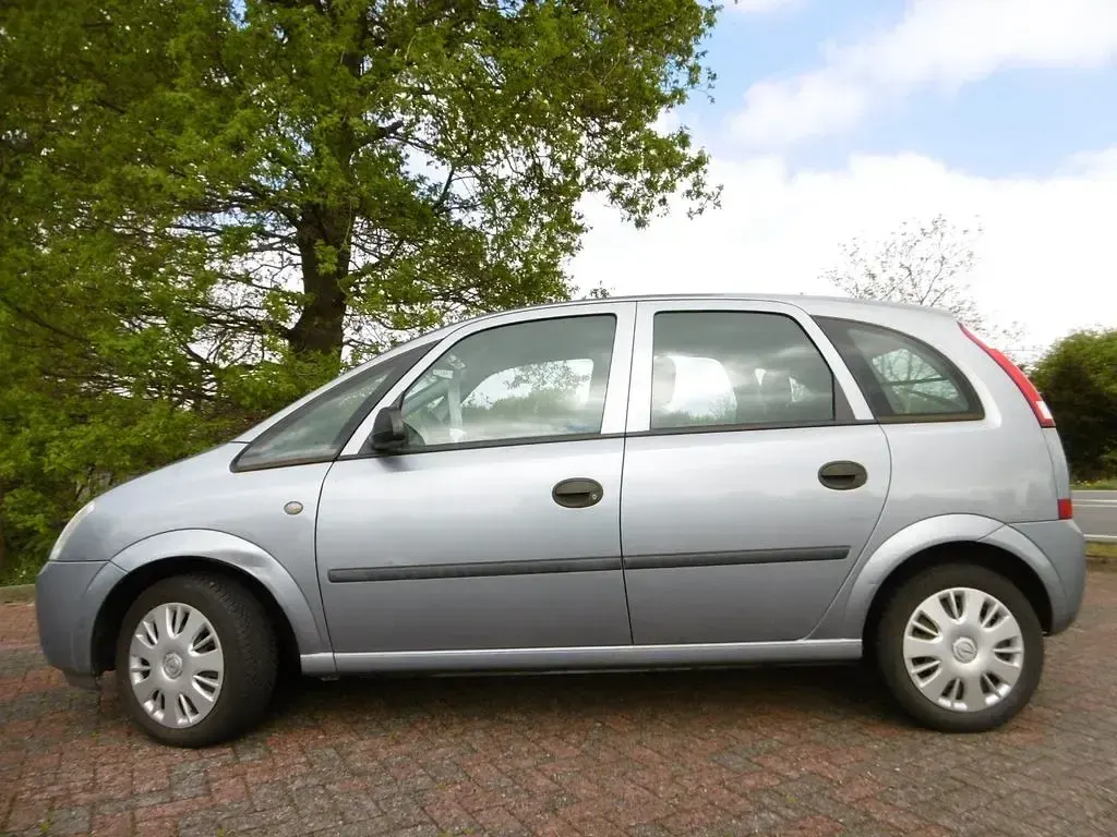 Używany Opel Meriva 87 KM (63 kW) 2004 Srebrny Minivan