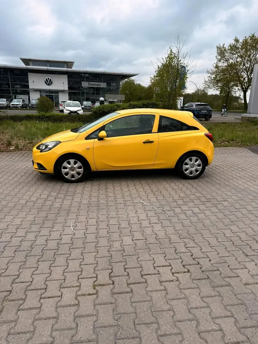 Usado Opel Corsa 75 HP (55 kW) 2016 Andere farben Citadino