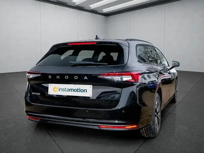 Neu Skoda Superb 150 PS (110 kW) 2025 Schwarz Kombi