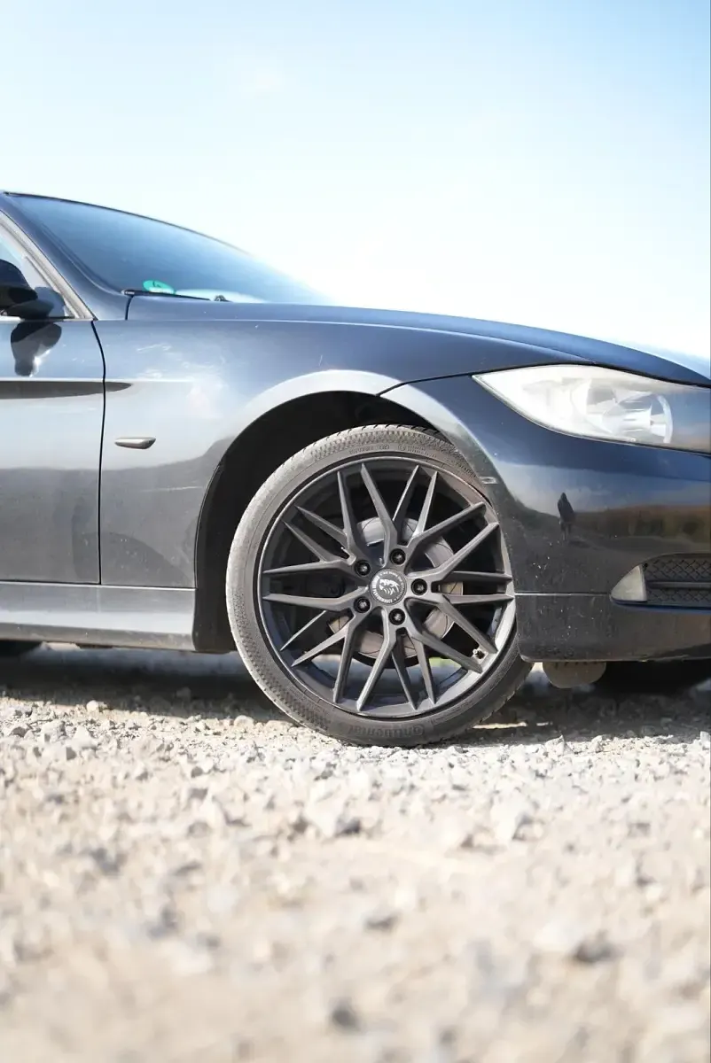Gebraucht BMW 318 Basis 129 PS (94 kW) 2007 Schwarz Limousine