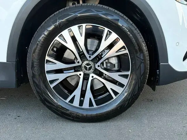 Gebraucht Mercedes GLA200 Progressive 163 PS (119 kW) 2025 Weiß SUV