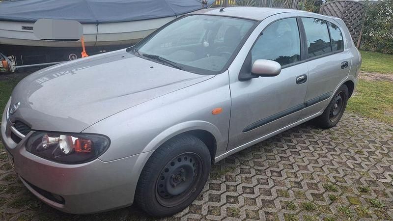 Grau Gebraucht 2003 Nissan Almera Acenta Limousine | 600 € (Superpreis) - Bild 1/4
