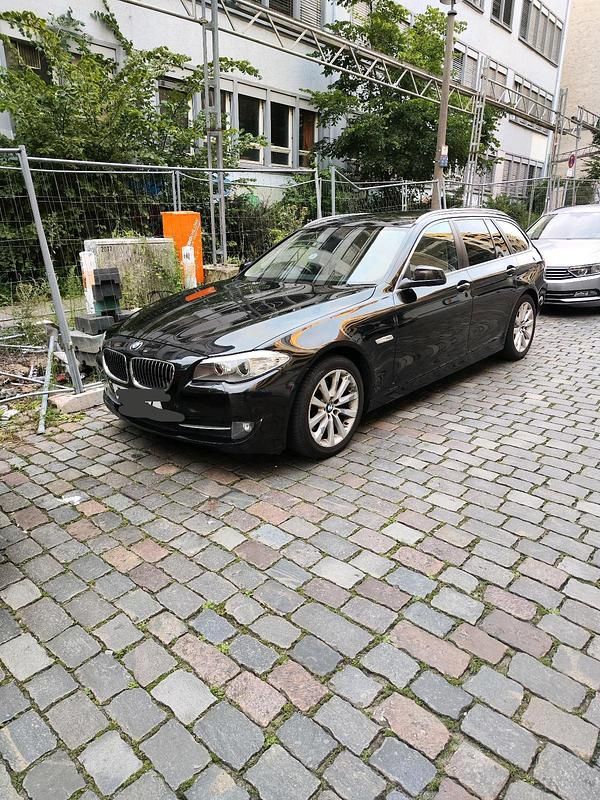 Andere farben Gebraucht 2013 BMW 520 Kombi | 4.500 € - Bild 1/4