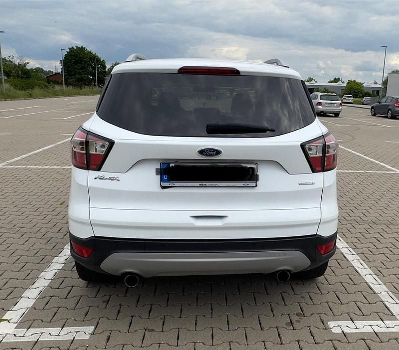 Gebraucht Ford Kuga 120 PS (88 kW) 2018 Weiß SUV