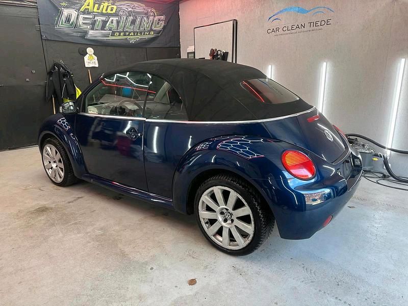 Gebraucht VW New Beetle 101 PS (74 kW) 2004 Blau Kleinwagen
