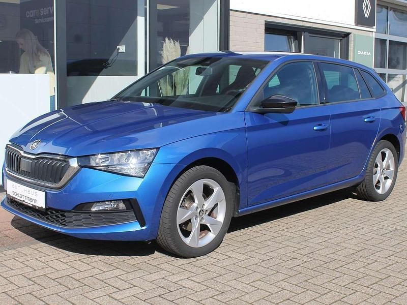Racerblau metallic (metallic) Gebraucht 2020 Skoda Scala Ambition Kleinwagen | 12.950 € (Fairer Preis) - Bild 1/4