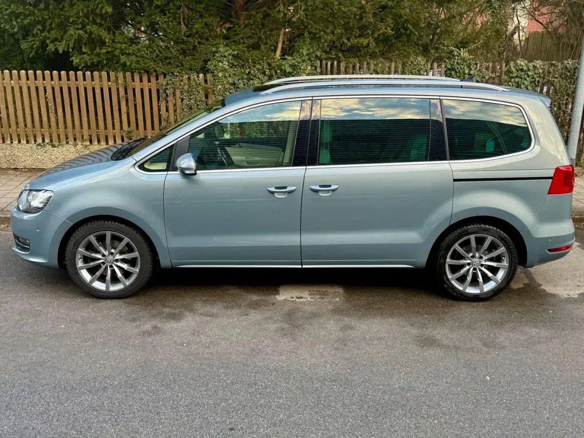 Gebraucht VW Sharan Highline 177 PS (130 kW) 2014 Grau Van / Kleinbus