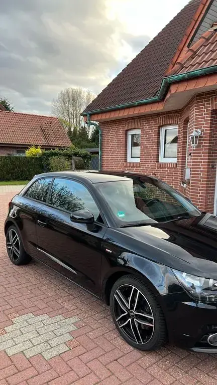 Gebraucht Audi A1 S-Line 105 PS (77 kW) 2011 Schwarz Kleinwagen
