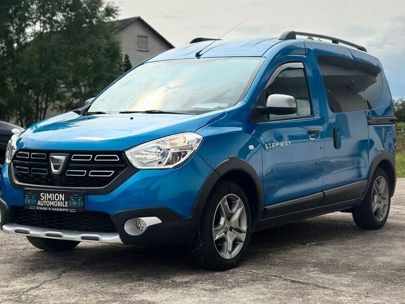Blau Gebraucht 2020 Dacia Dokker Stepway Van | 12.770 € (Fairer Preis) - Bild 1/3