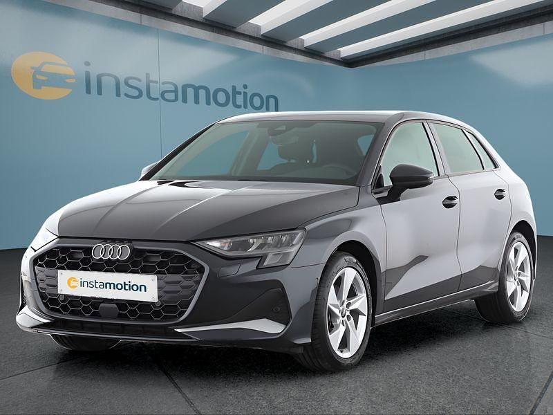 Grau Gebraucht 2025 Audi A3 Sportback Kleinwagen | 32.799 € (Fairer Preis) - Bild 1/4