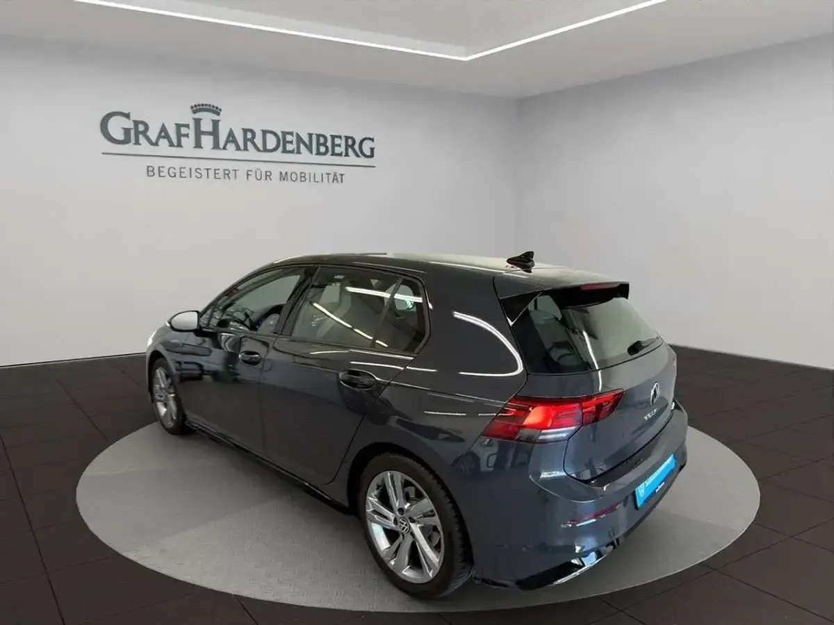 Gebraucht VW Golf VIII R-line 150 PS (110 kW) 2024 Grau Limousine