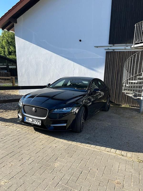 Gebraucht Jaguar XF R-Sport 300 PS (220 kW) 2017 Schwarz Coupé
