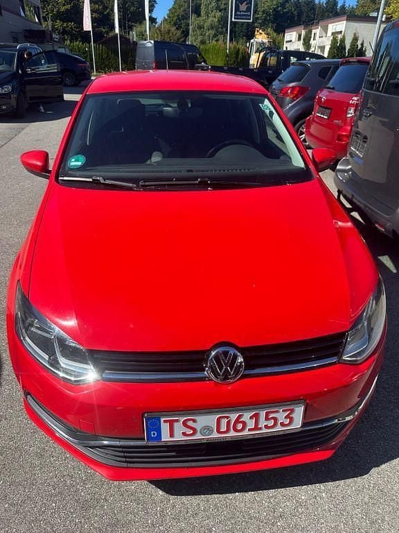 Rot Gebraucht 2016 VW Polo Allstar Limousine | 6.000 € (Superpreis) - Bild 1/4