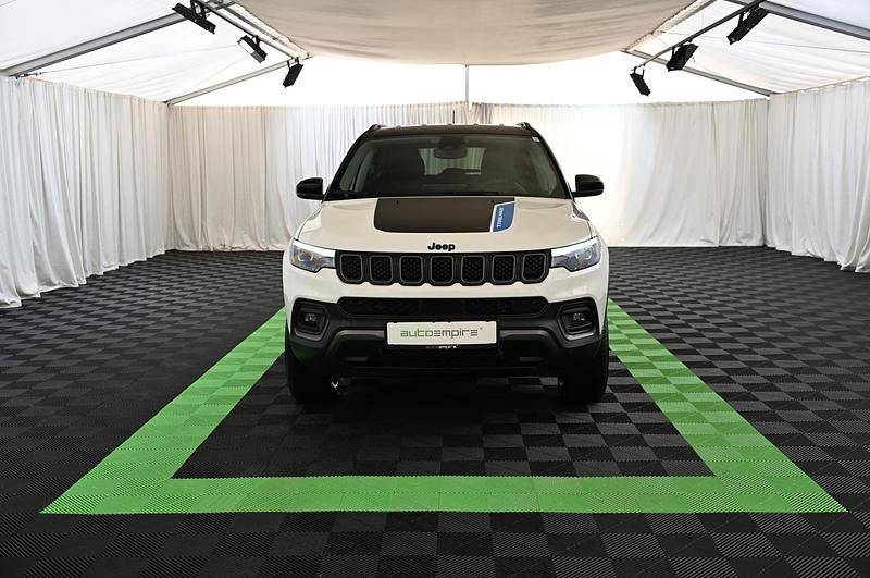 Gebraucht Jeep Compass Trailhawk 177 PS (130 kW) 2024 Weiß SUV