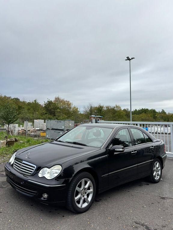 Schwarz Gebraucht 2005 Mercedes C180 Limousine | 2.990 € (Guter Preis) - Bild 1/4
