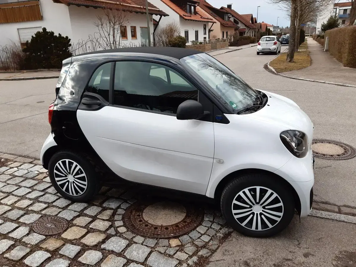 Gebraucht Smart ForTwo Coupé 60 kW (82 PS) 2022 Weiß Coupé
