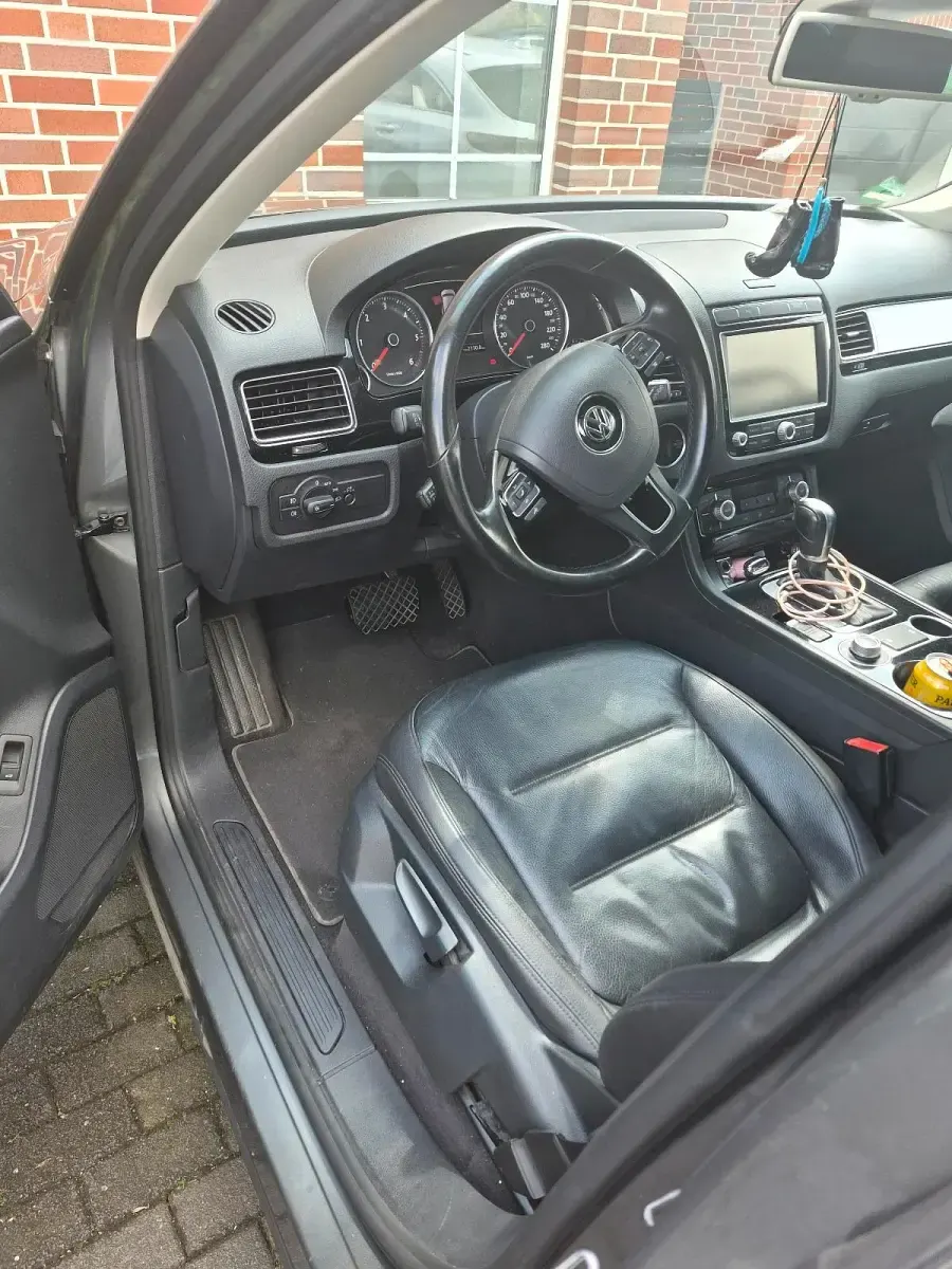 Gebraucht VW Touareg 263 PS (193 kW) 2015 Grau SUV