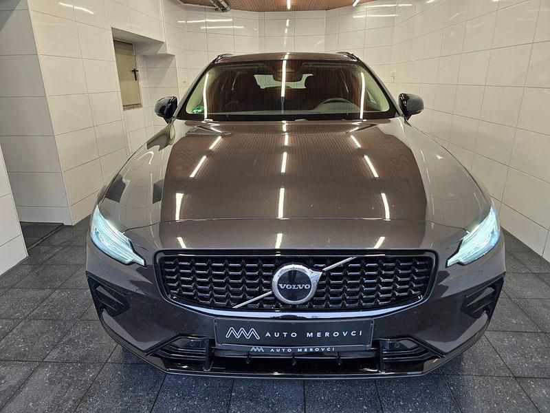 Gebraucht Volvo V60 Plus 197 PS (144 kW) 2022 Grau Kombi