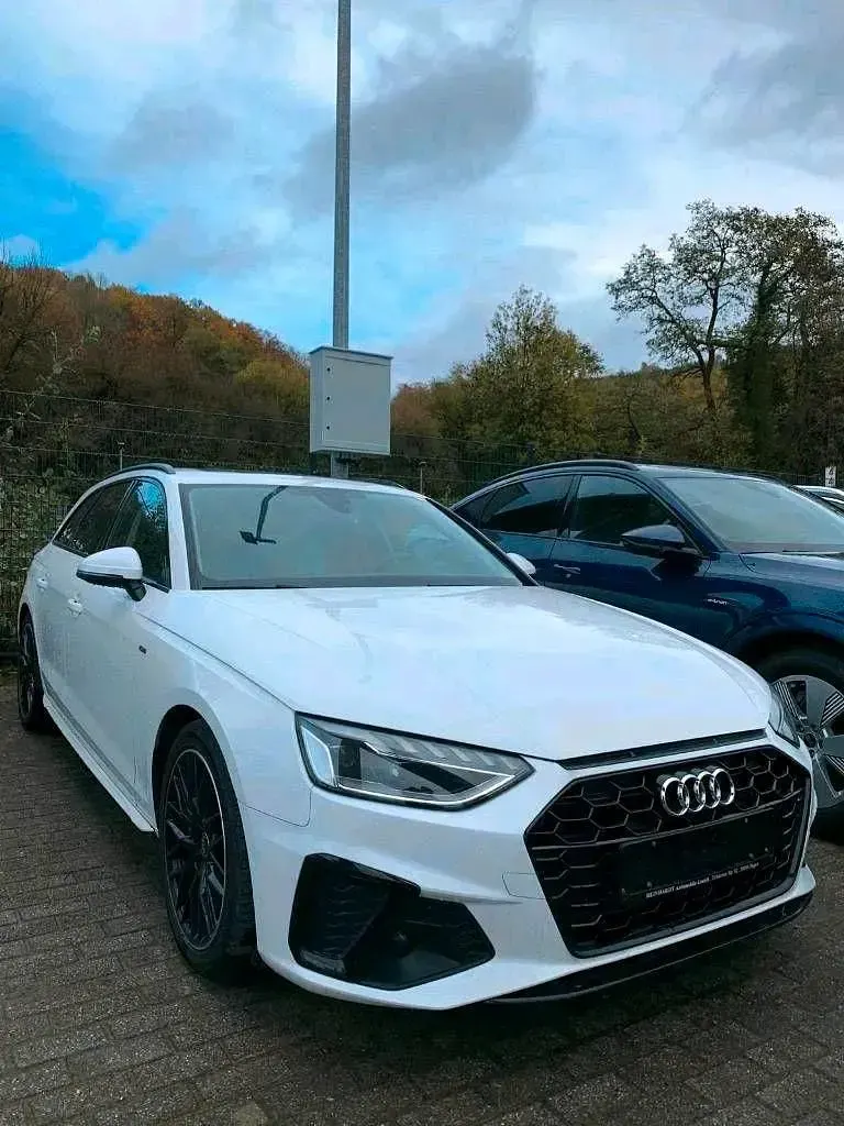 Gebraucht Audi A4 S-Line 204 PS (150 kW) 2023 Weiß Kombi
