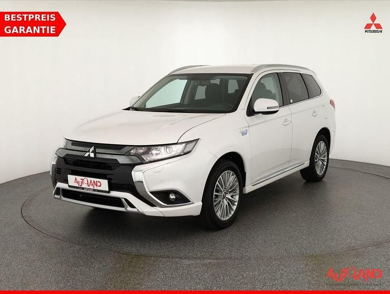 Weiß Gebraucht 2020 Mitsubishi Outlander P-HEV Basis SUV | 22.990 € (Fairer Preis) - Bild 1/4