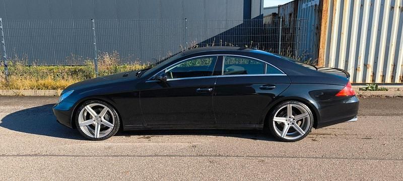 Schwarz Gebraucht 2009 Mercedes CLS350 Coupé | 10.990 € (Etwas zu teuer) - Bild 1/4