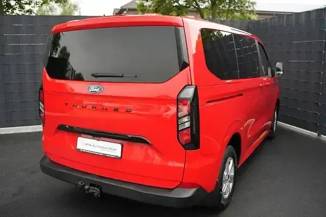 Gebraucht Ford Tourneo Custom Trend 136 PS (100 kW) 2025 Rot Van