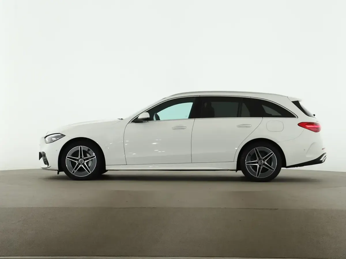 Gebraucht Mercedes C300e AMG 313 PS (230 kW) 2023 Weiß Limousine