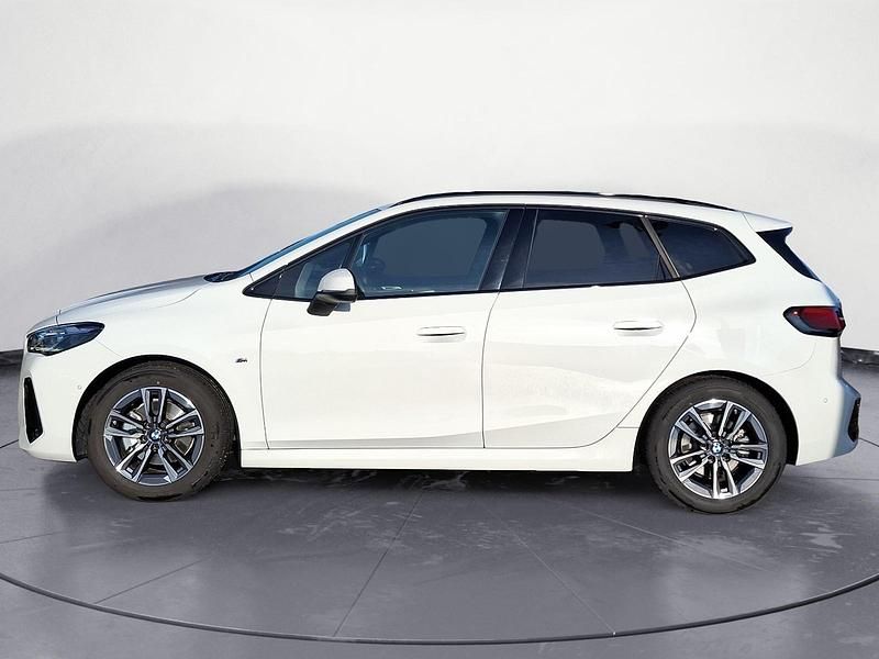 Gebraucht BMW 220 Active Tourer M Sport 156 PS (114 kW) 2025 Weiß Van / Kleinbus