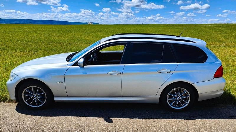 Gebraucht BMW 320 184 PS (135 kW) 2011 Silber Kombi