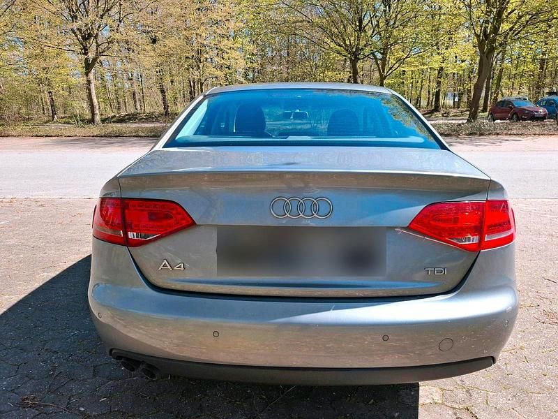 Używany Audi A4 143 KM (105 kW) 2010 Szary Sedan/Limuzyna