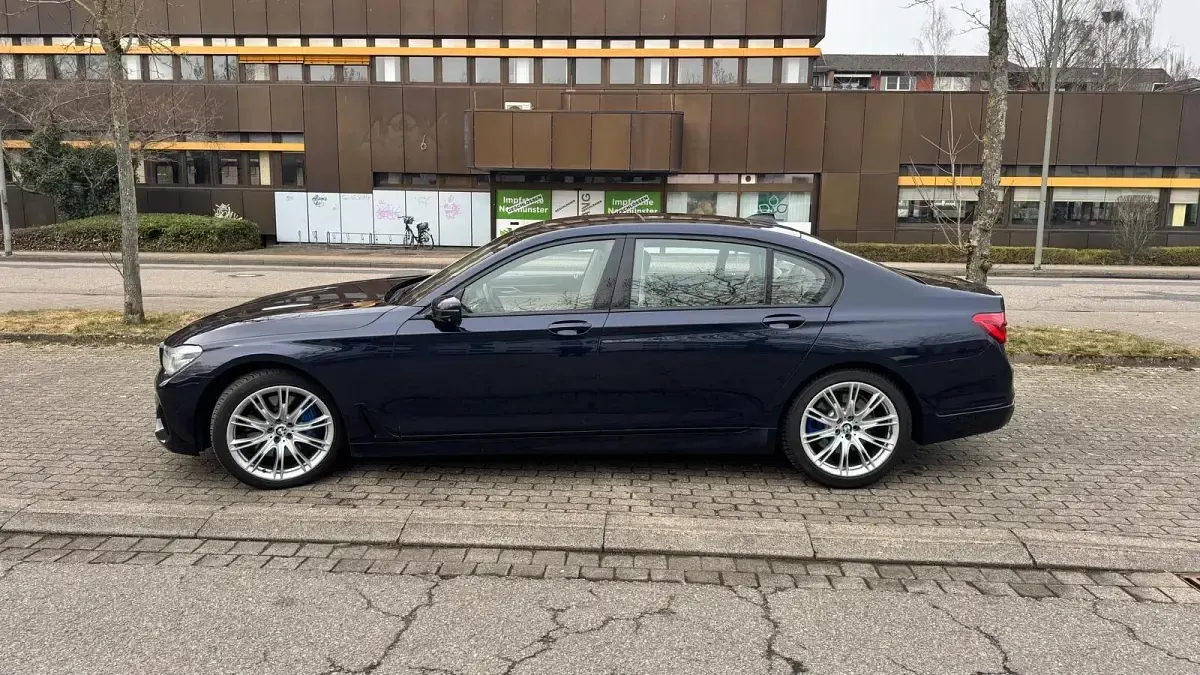 Gebraucht BMW 750L 2015 Blau Limousine